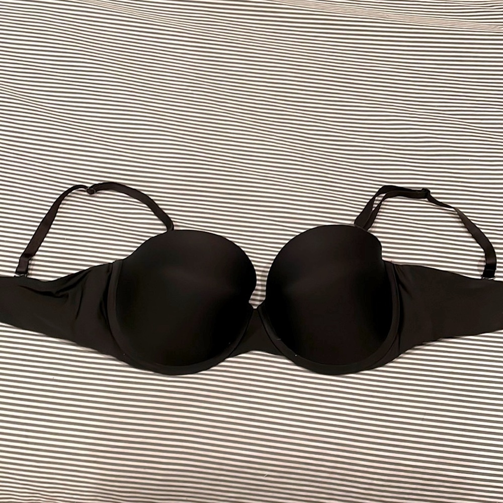 Victoria secret convertible strapless black bra